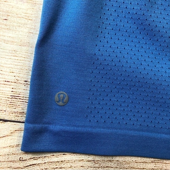 Lululemon Breeze By Muscle Crop Tank - Picture 5 of 6